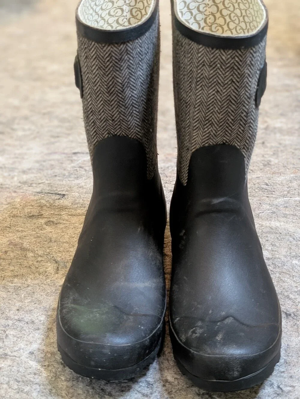 Women's Chpoka Patterned Herringbone Rain Boots - Black & Gray Size 9